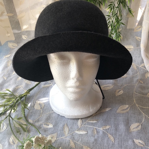 J JILL Gray 100% Wool Hat with black ribbon accent - Picture 12 of 16